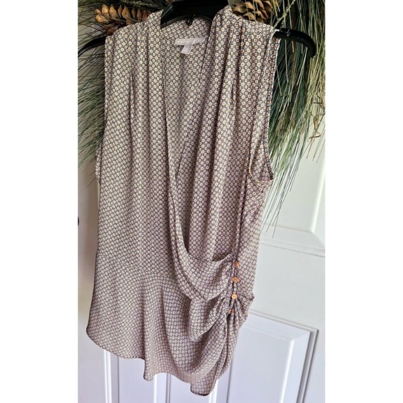 Sleeveless Asymmetrical Side Cinched Womens Top/Blouse by Chelsea28 Size Medium - Picture 3 of 13